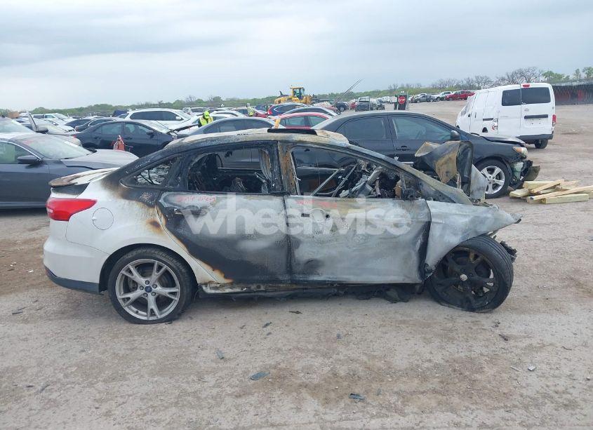 Photo 13 of 2015 Ford Focus TITANIUM (VIN 1FADP3J26FL323786)