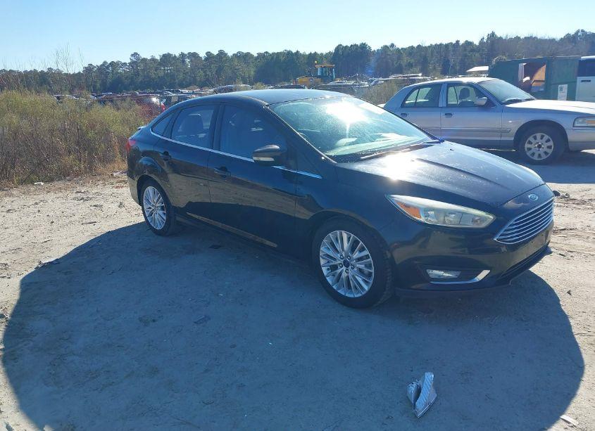 2015 Ford Focus TITANIUM (VIN 1FADP3J26FL333251) main photo