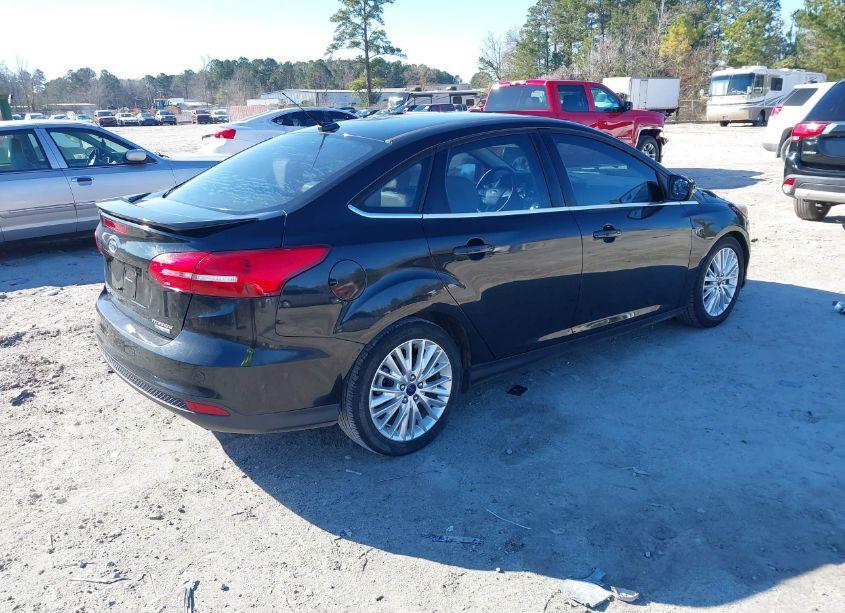 Photo 4 of 2015 Ford Focus TITANIUM (VIN 1FADP3J26FL333251)
