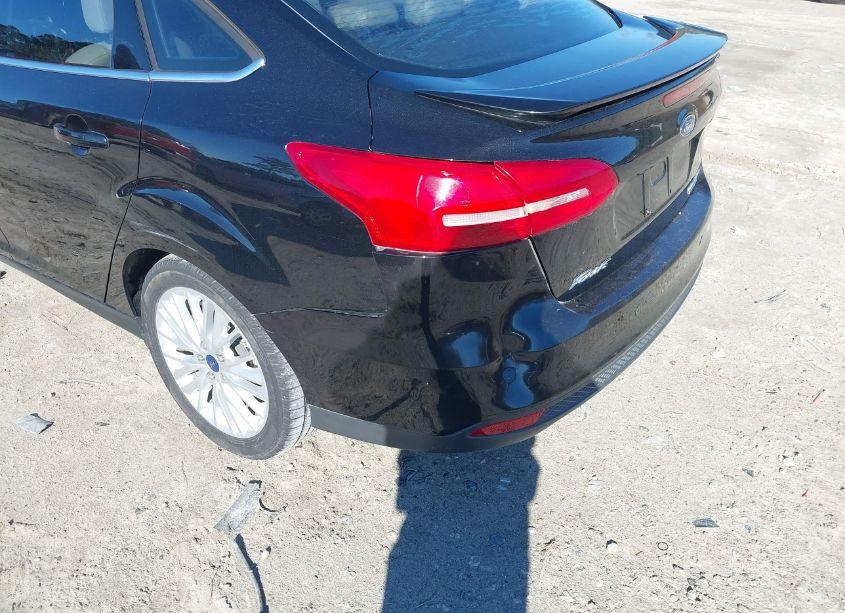 Photo 6 of 2015 Ford Focus TITANIUM (VIN 1FADP3J26FL333251)