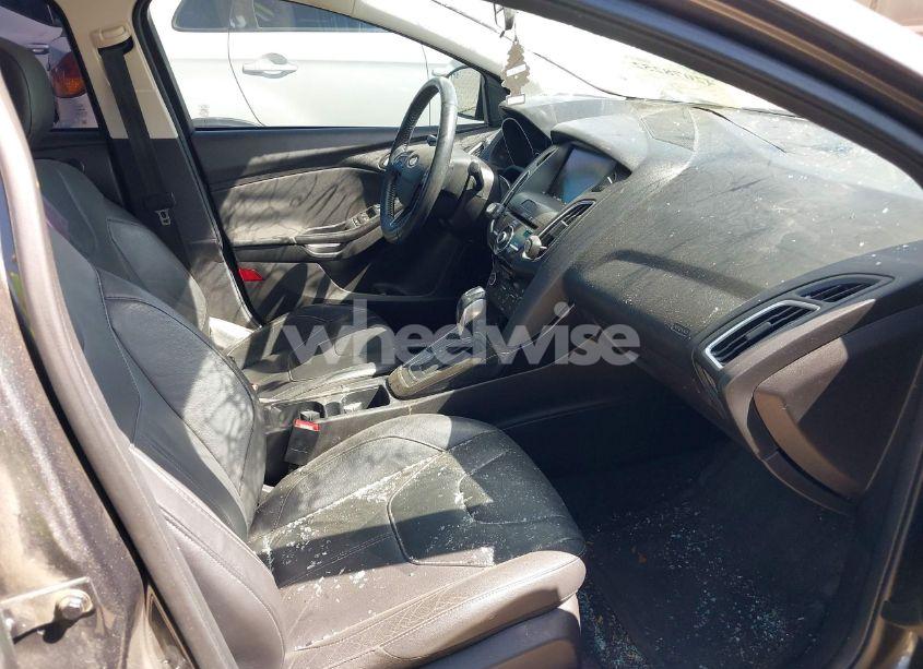 Photo 5 of 2015 Ford Focus TITANIUM (VIN 1FADP3J26FL334044)