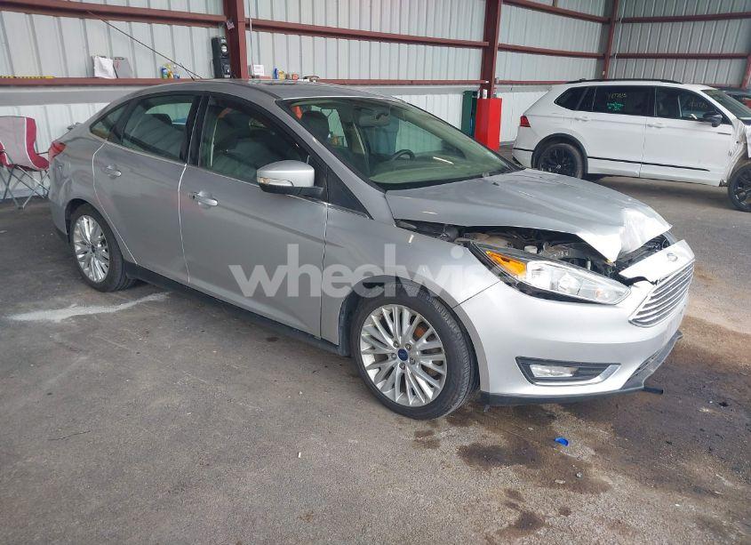 2017 Ford Focus TITANIUM (VIN 1FADP3J26HL335777) main photo