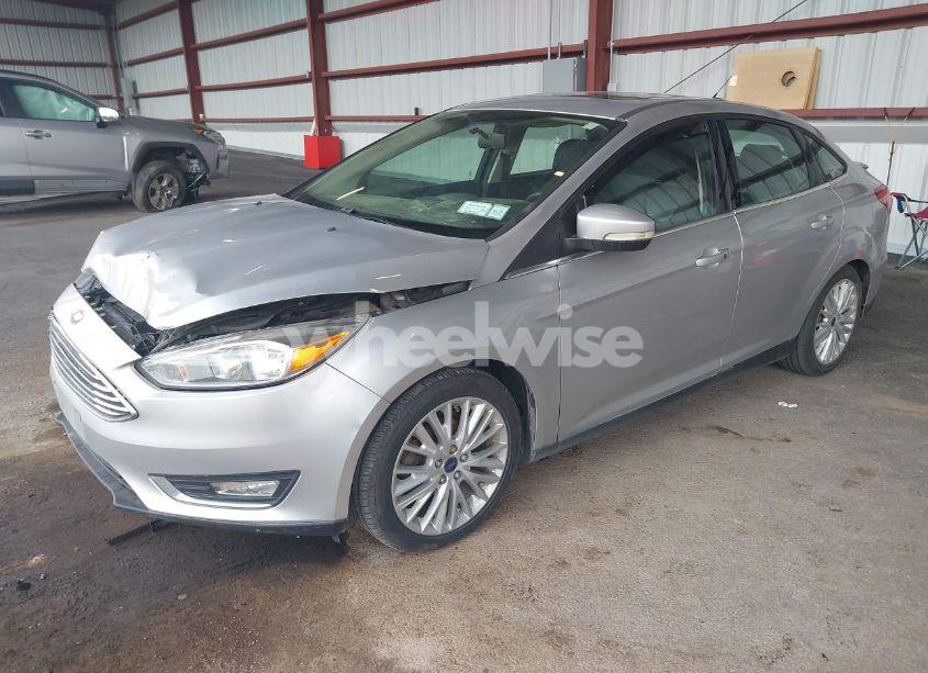 Photo 2 of 2017 Ford Focus TITANIUM (VIN 1FADP3J26HL335777)