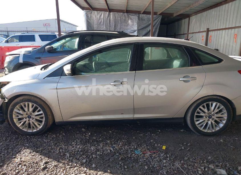 Photo 15 of 2018 Ford Focus TITANIUM (VIN 1FADP3J26JL288269)