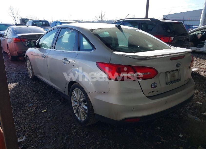 Photo 3 of 2018 Ford Focus TITANIUM (VIN 1FADP3J26JL288269)