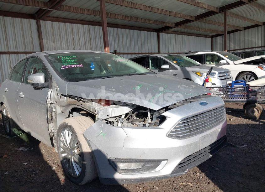 Photo 6 of 2018 Ford Focus TITANIUM (VIN 1FADP3J26JL288269)