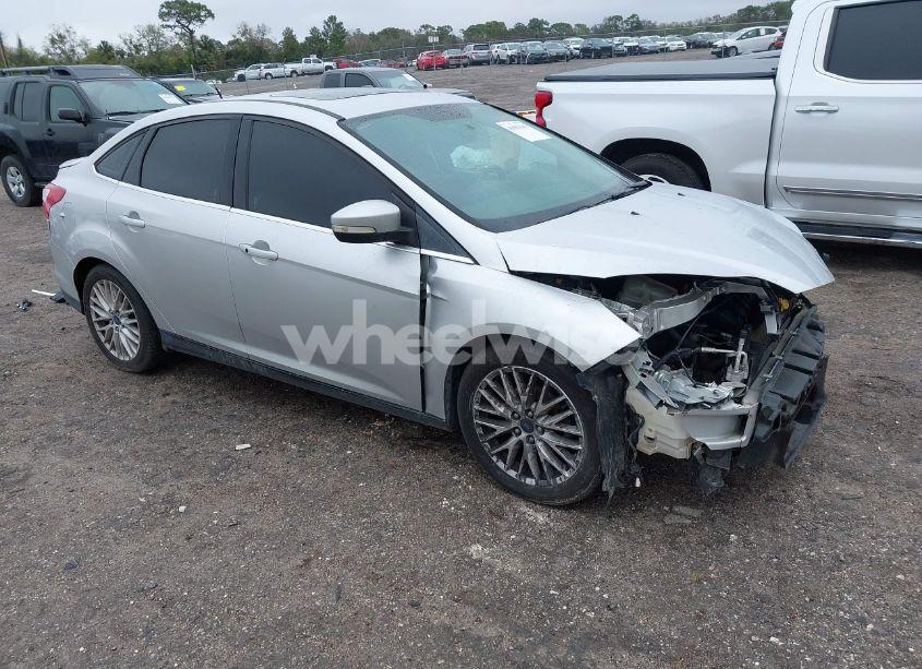 2013 Ford Focus TITANIUM (VIN 1FADP3J27DL338634) main photo