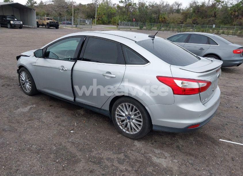 Photo 3 of 2013 Ford Focus TITANIUM (VIN 1FADP3J27DL338634)