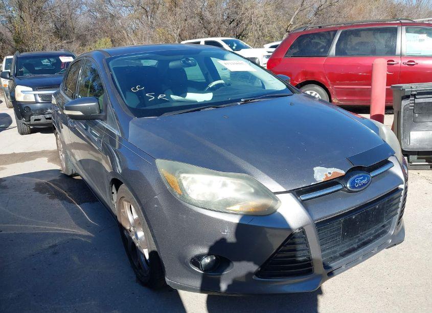 2014 Ford Focus TITANIUM (VIN 1FADP3J27EL184041) main photo