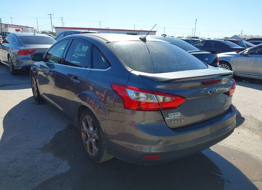 Photo 3 of 2014 Ford Focus TITANIUM (VIN 1FADP3J27EL184041)