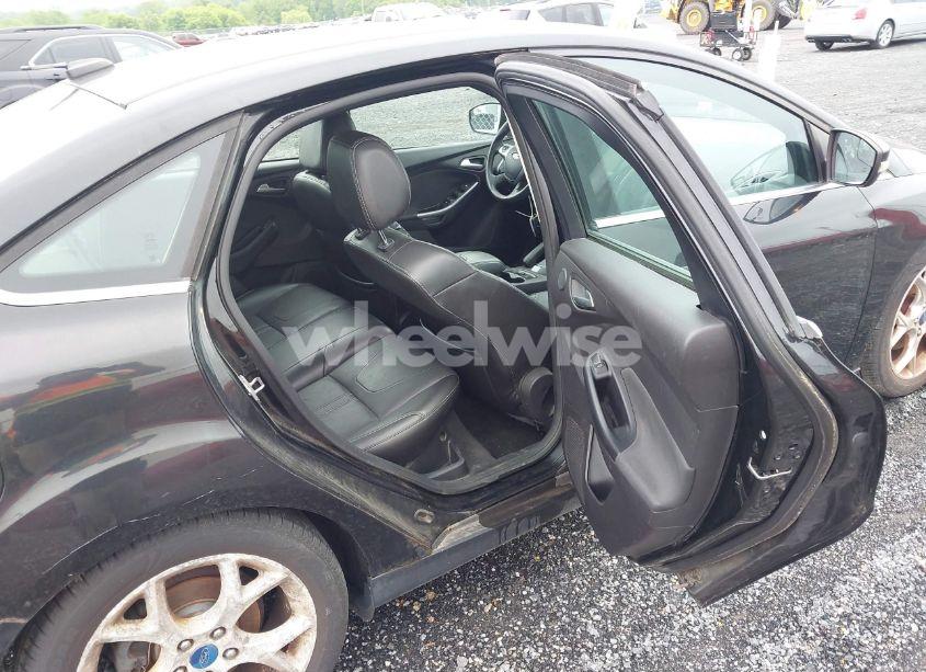 Photo 8 of 2014 Ford Focus TITANIUM (VIN 1FADP3J27EL226630)