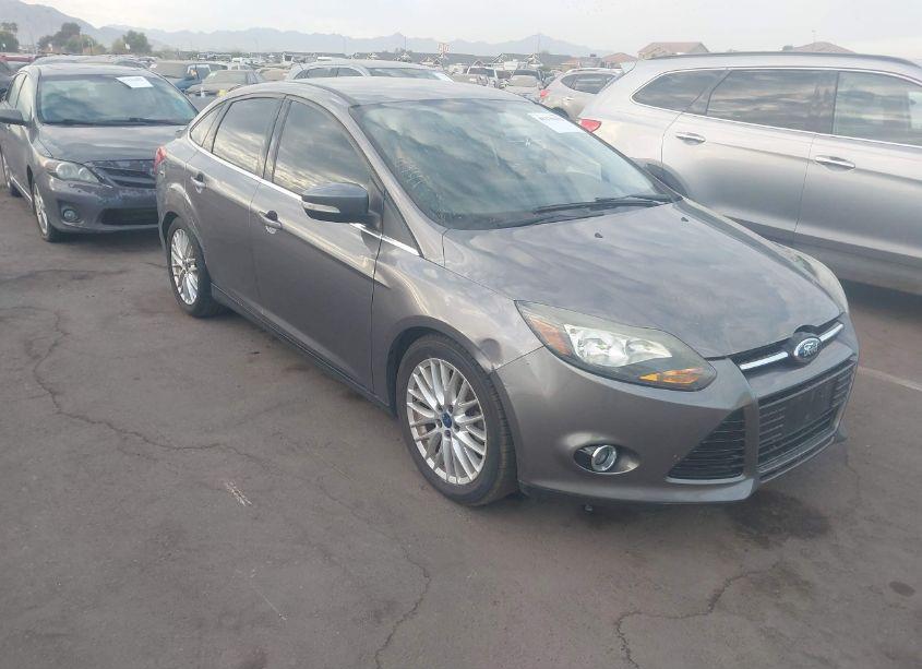 2014 Ford Focus TITANIUM (VIN 1FADP3J27EL236803) main photo