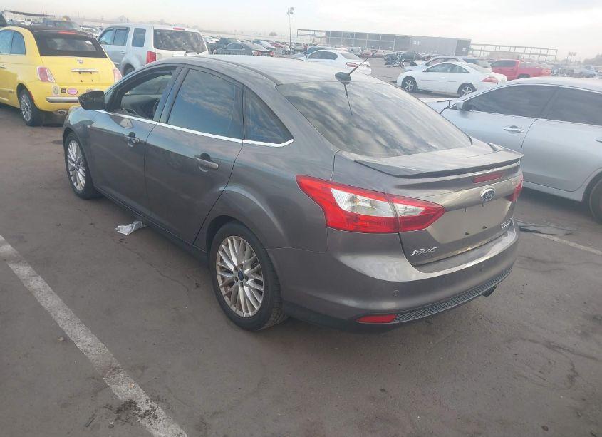 Photo 3 of 2014 Ford Focus TITANIUM (VIN 1FADP3J27EL236803)
