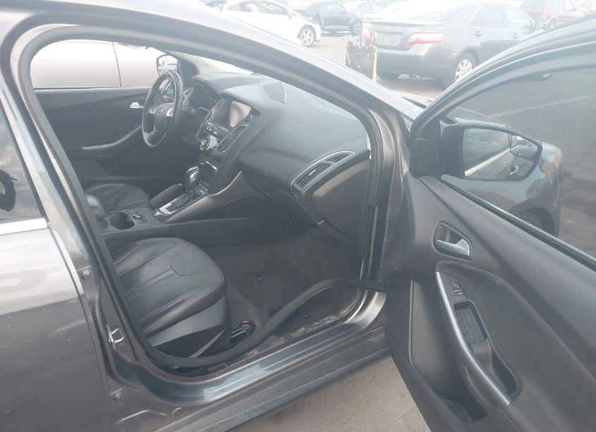 Photo 5 of 2014 Ford Focus TITANIUM (VIN 1FADP3J27EL236803)