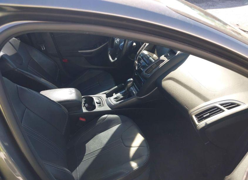 Photo 5 of 2014 Ford Focus TITANIUM (VIN 1FADP3J27EL303321)