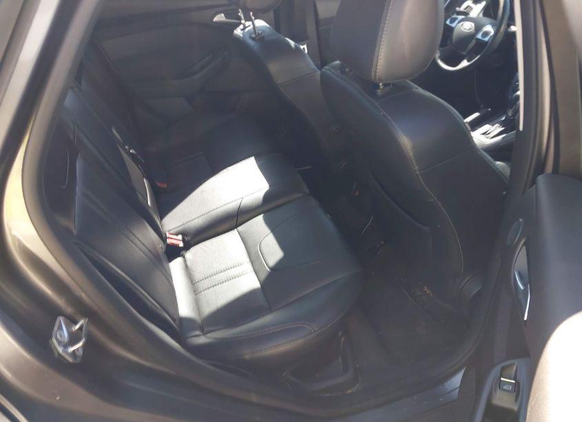 Photo 8 of 2014 Ford Focus TITANIUM (VIN 1FADP3J27EL303321)