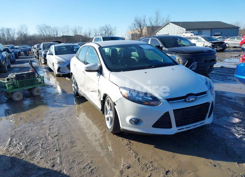2014 Ford Focus TITANIUM (VIN 1FADP3J27EL379718) main photo