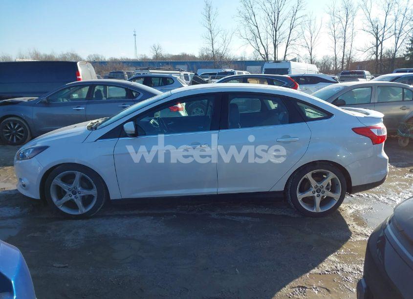 Photo 14 of 2014 Ford Focus TITANIUM (VIN 1FADP3J27EL379718)