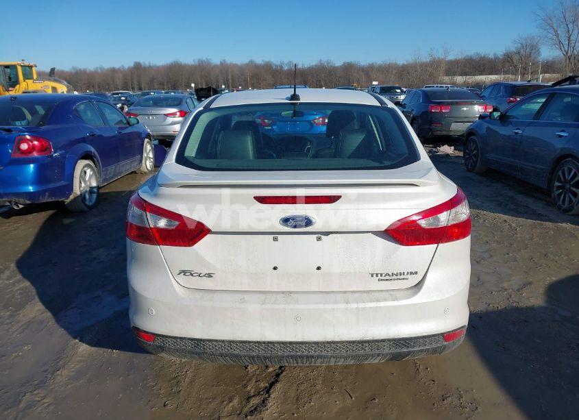 Photo 16 of 2014 Ford Focus TITANIUM (VIN 1FADP3J27EL379718)