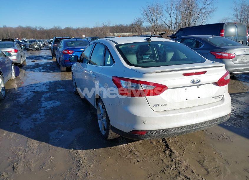 Photo 3 of 2014 Ford Focus TITANIUM (VIN 1FADP3J27EL379718)