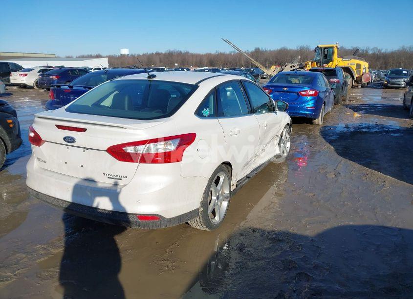 Photo 4 of 2014 Ford Focus TITANIUM (VIN 1FADP3J27EL379718)