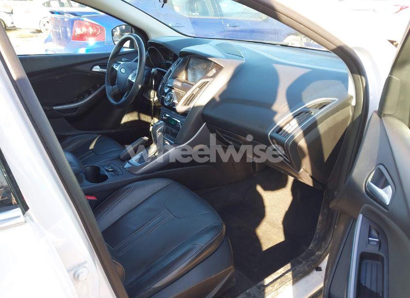 Photo 5 of 2014 Ford Focus TITANIUM (VIN 1FADP3J27EL379718)