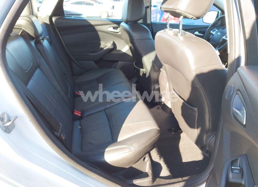 Photo 8 of 2014 Ford Focus TITANIUM (VIN 1FADP3J27EL379718)