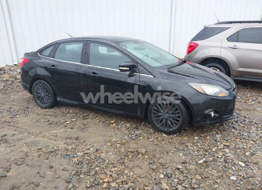 2014 Ford Focus TITANIUM (VIN 1FADP3J27EL427833) main photo