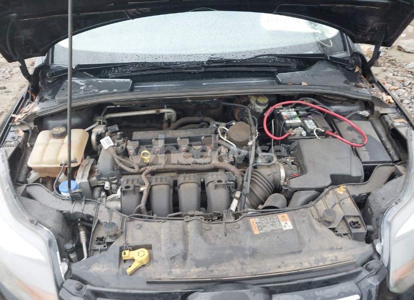 Photo 10 of 2014 Ford Focus TITANIUM (VIN 1FADP3J27EL427833)