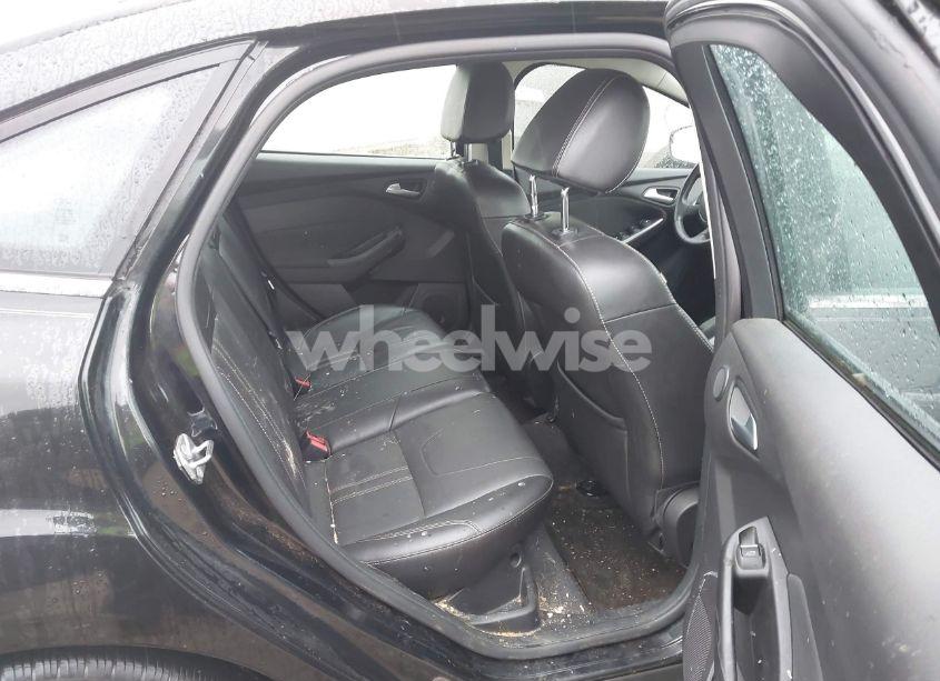 Photo 8 of 2014 Ford Focus TITANIUM (VIN 1FADP3J27EL427833)