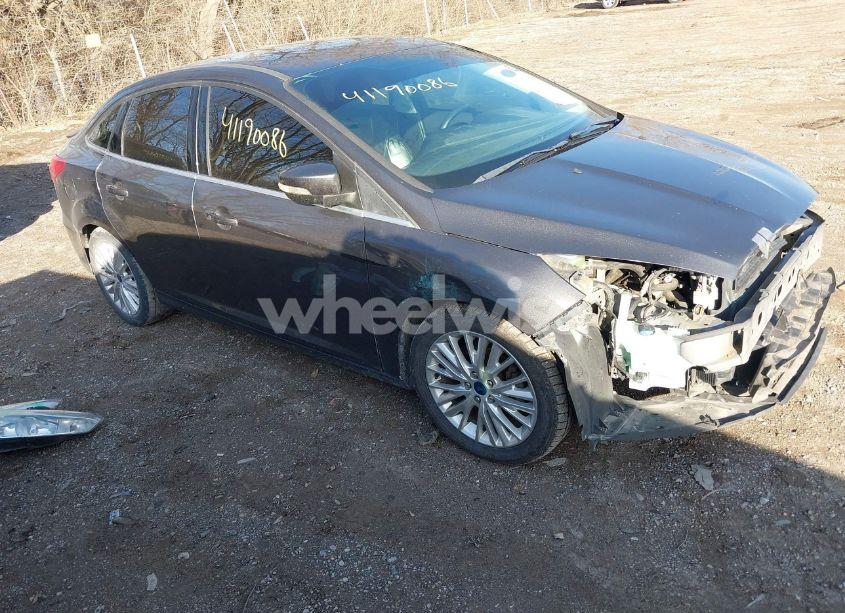 2015 Ford Focus TITANIUM (VIN 1FADP3J27FL259029) main photo