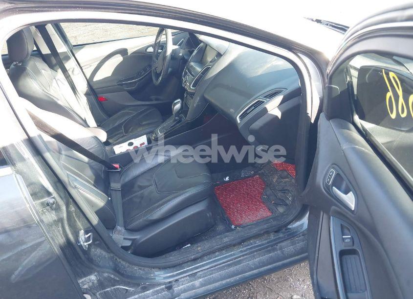 Photo 5 of 2015 Ford Focus TITANIUM (VIN 1FADP3J27FL259029)