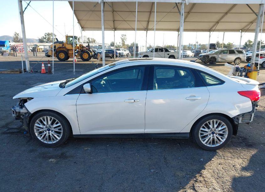 Photo 15 of 2015 Ford Focus TITANIUM (VIN 1FADP3J27FL341438)