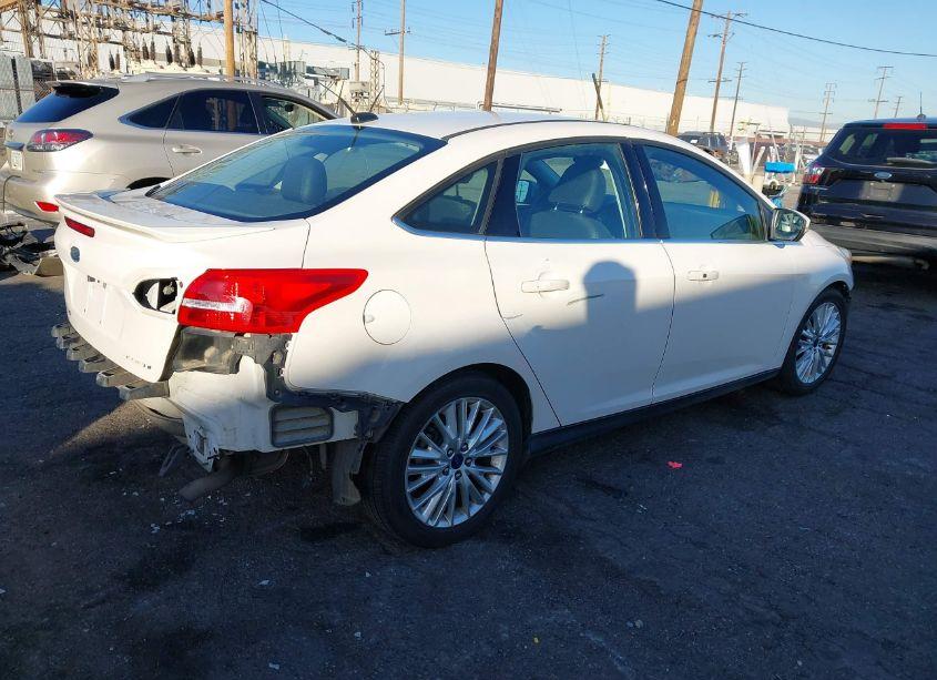 Photo 4 of 2015 Ford Focus TITANIUM (VIN 1FADP3J27FL341438)