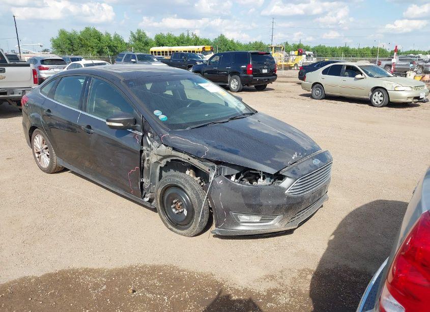 2017 Ford Focus TITANIUM (VIN 1FADP3J27HL238636) main photo