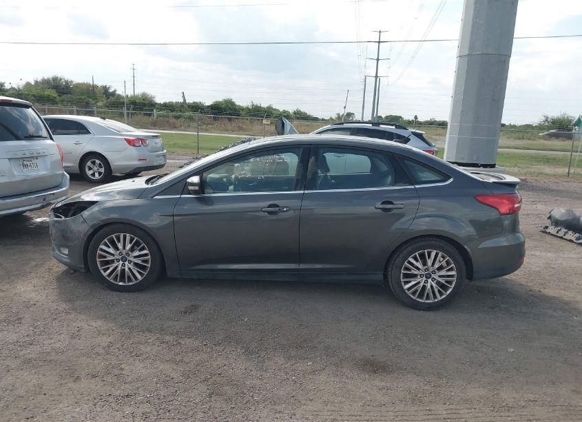 Photo 15 of 2017 Ford Focus TITANIUM (VIN 1FADP3J27HL238636)