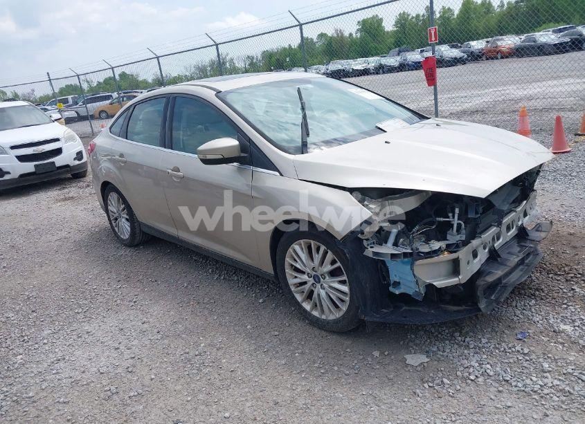 2018 Ford Focus TITANIUM (VIN 1FADP3J27JL279628) main photo