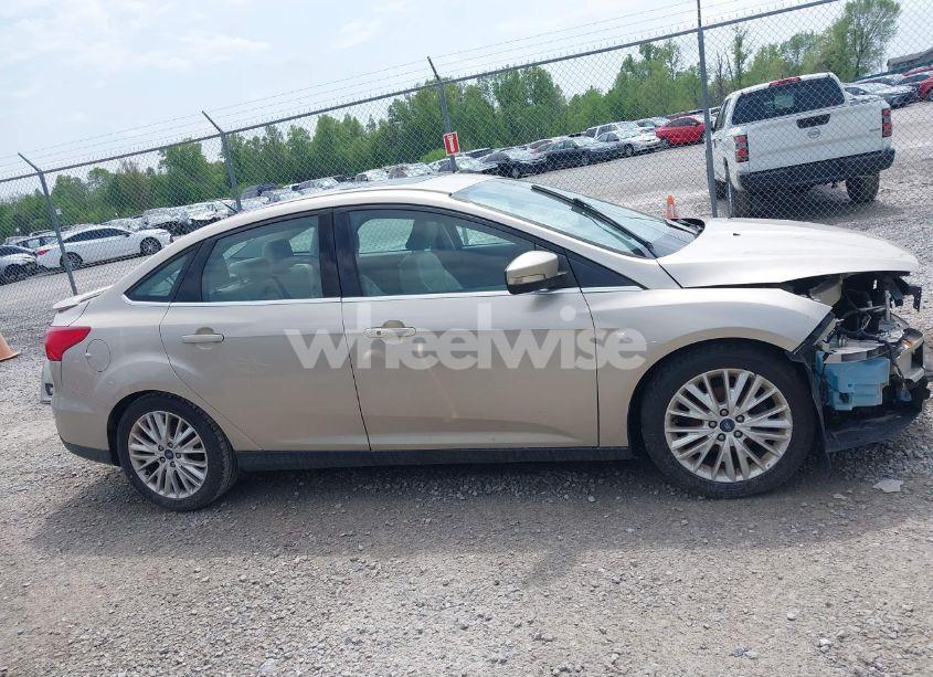 Photo 14 of 2018 Ford Focus TITANIUM (VIN 1FADP3J27JL279628)
