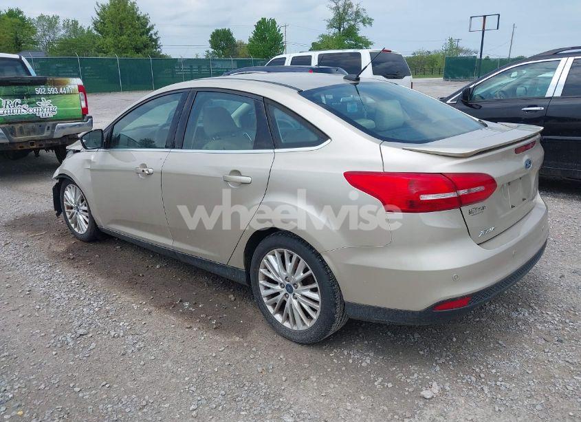 Photo 3 of 2018 Ford Focus TITANIUM (VIN 1FADP3J27JL279628)