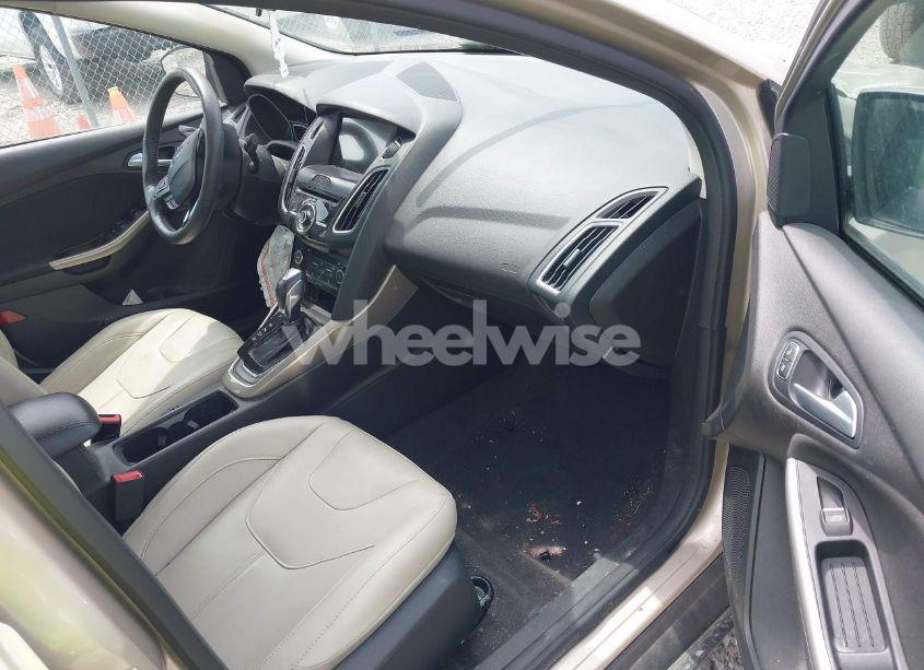 Photo 5 of 2018 Ford Focus TITANIUM (VIN 1FADP3J27JL279628)