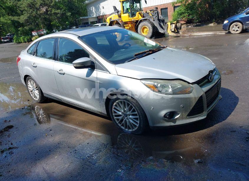 2013 Ford Focus TITANIUM (VIN 1FADP3J28DL103370) main photo