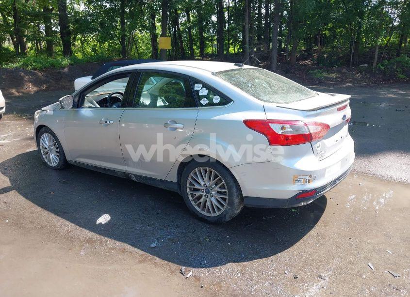Photo 3 of 2013 Ford Focus TITANIUM (VIN 1FADP3J28DL103370)
