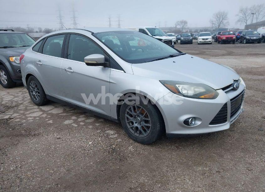 2013 Ford Focus TITANIUM (VIN 1FADP3J28DL232077) main photo