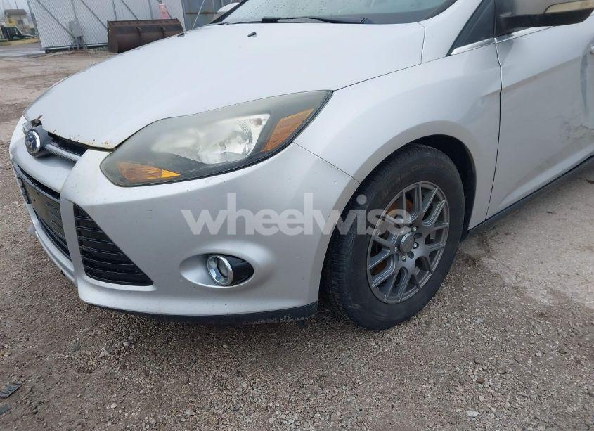 Photo 12 of 2013 Ford Focus TITANIUM (VIN 1FADP3J28DL232077)