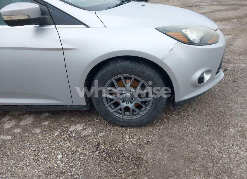 Photo 14 of 2013 Ford Focus TITANIUM (VIN 1FADP3J28DL232077)