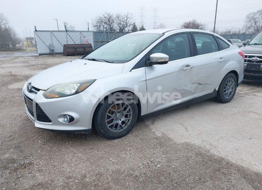 Photo 2 of 2013 Ford Focus TITANIUM (VIN 1FADP3J28DL232077)