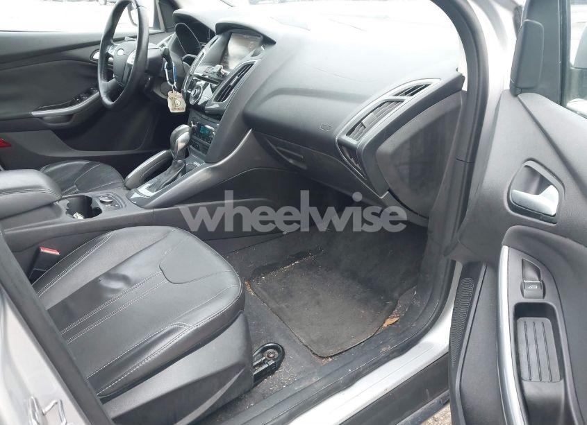 Photo 5 of 2013 Ford Focus TITANIUM (VIN 1FADP3J28DL232077)