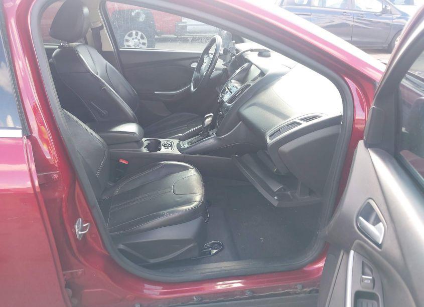 Photo 5 of 2014 Ford Focus TITANIUM (VIN 1FADP3J28EL161304)