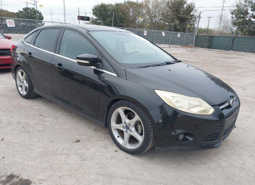 2014 Ford Focus TITANIUM (VIN 1FADP3J28EL229553) main photo