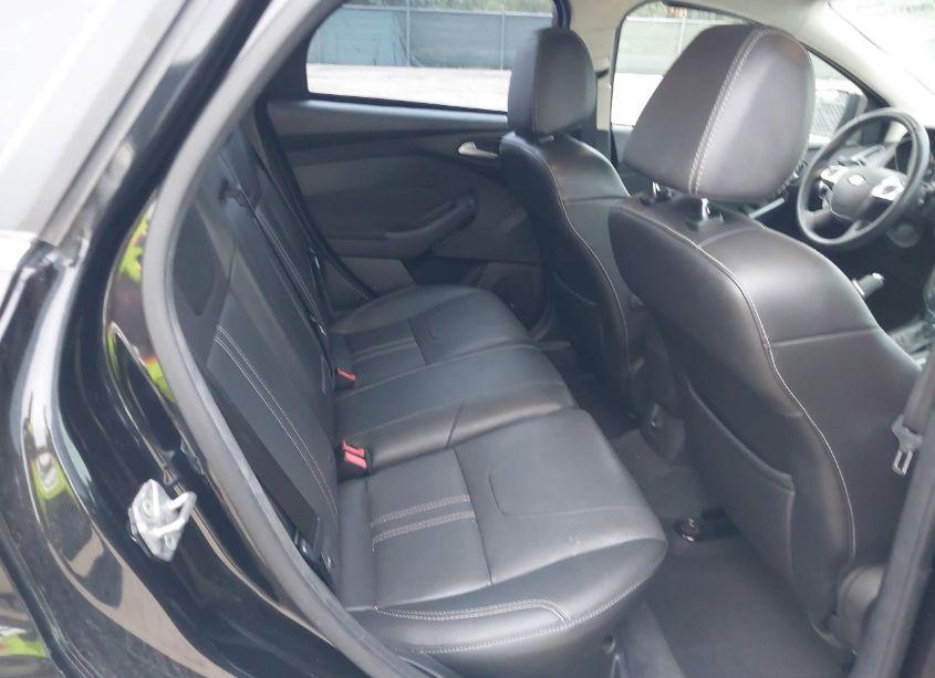 Photo 8 of 2014 Ford Focus TITANIUM (VIN 1FADP3J28EL229553)